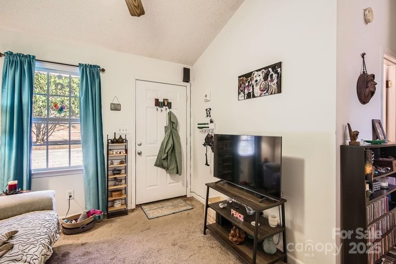 151 N Main St, Mount Holly, NC 28120