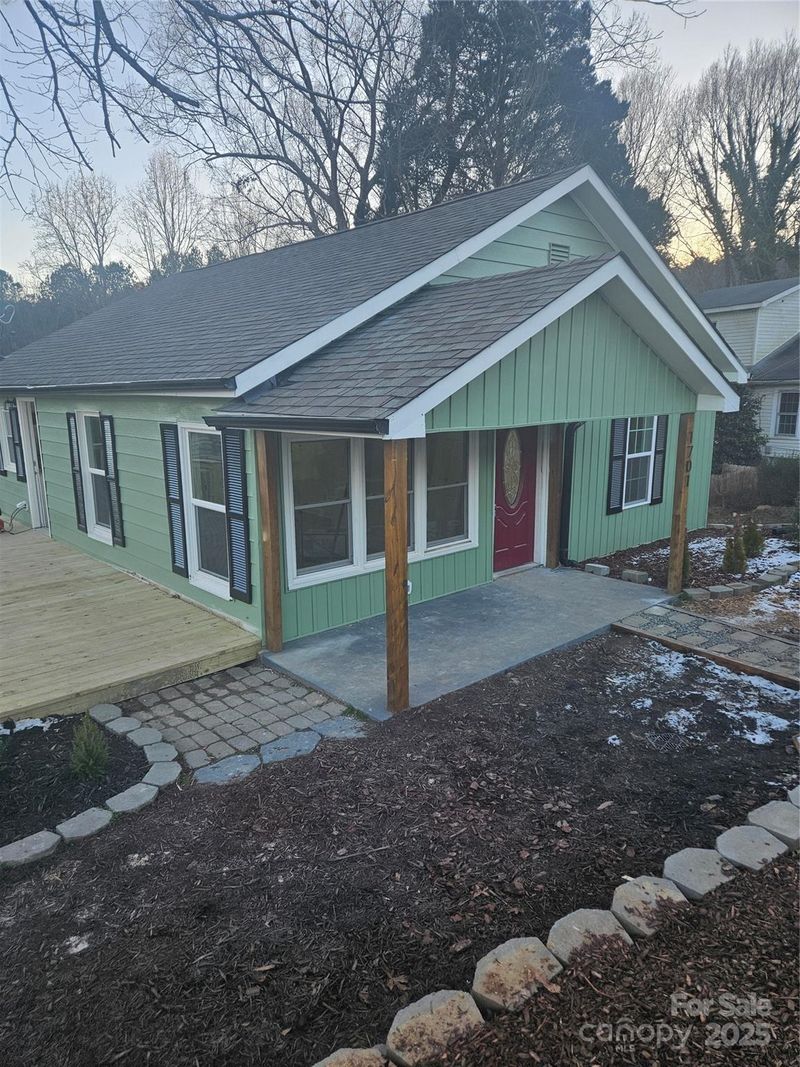 1701 Daniels St, Kannapolis, NC 28081