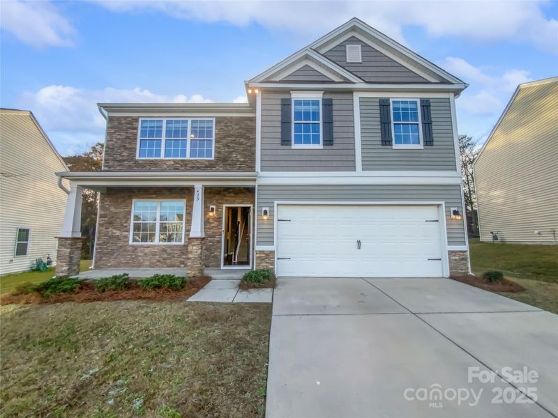 423 Grantham Ln, Charlotte, NC 28262