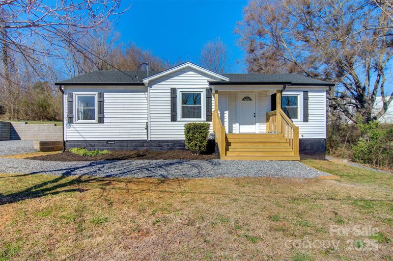 1916 7th Ave NW, Hickory, NC 28601
