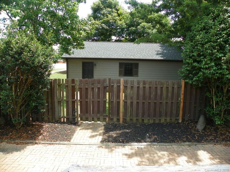 528 Parallel Dr, Harrisburg, NC 28075