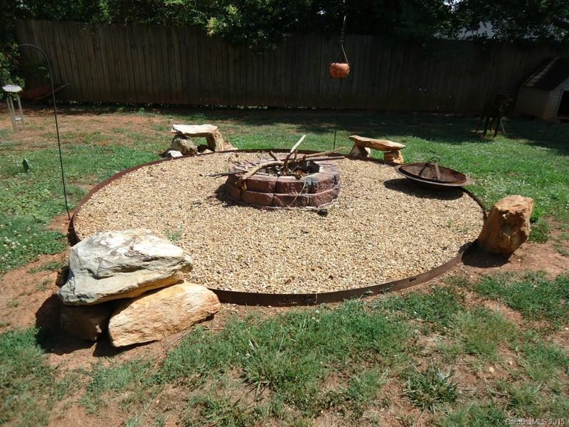 3604 Hamilton Dr, Gastonia, NC 28052