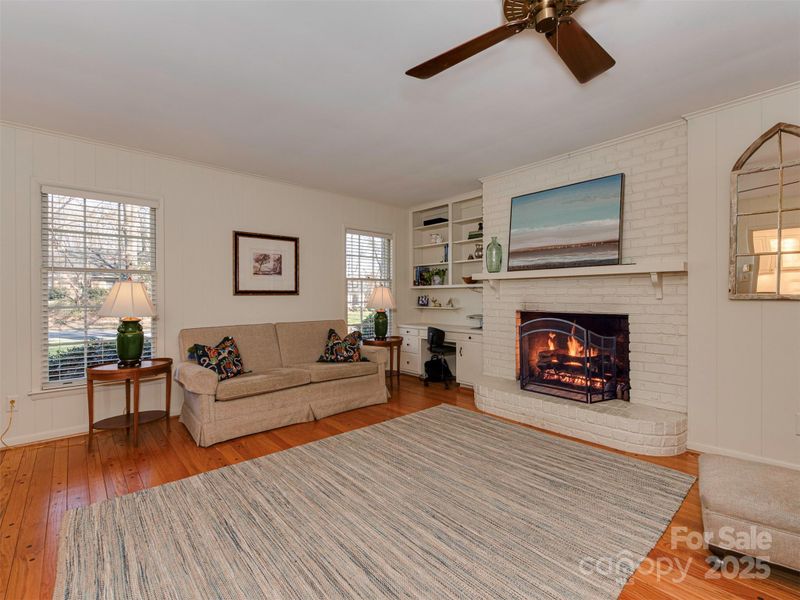 316 Robmont Rd, Charlotte, NC 28270