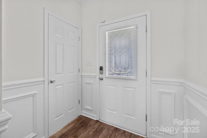 471 Doughton Ln, Charlotte, NC 28217