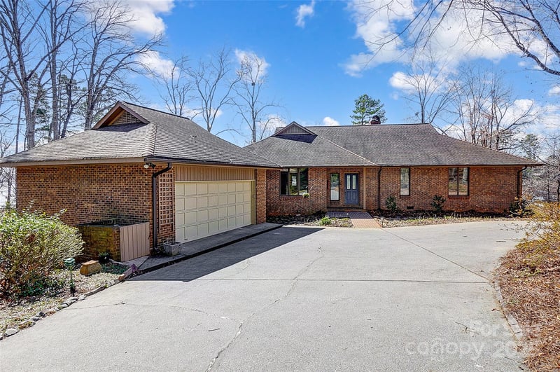 11 Courageous St, Lake Wylie, SC 29710