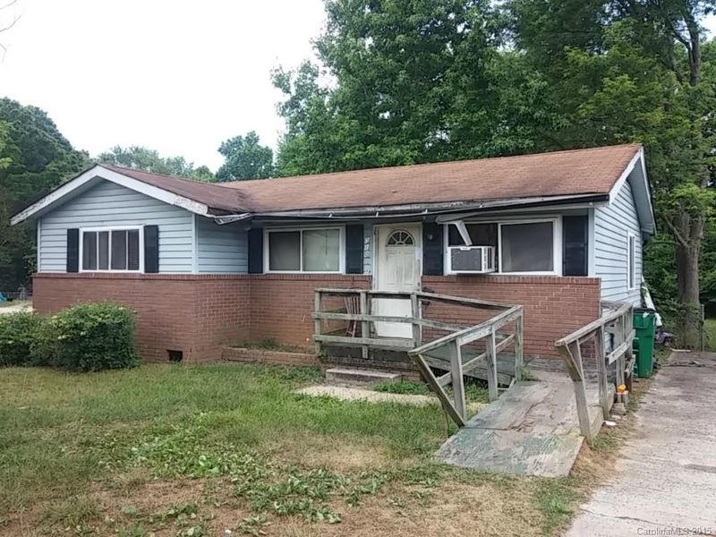 3101 Burbank Dr, Charlotte, NC 28216