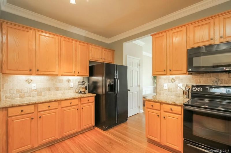 447 Glencrest Dr, Stanley, NC 28164