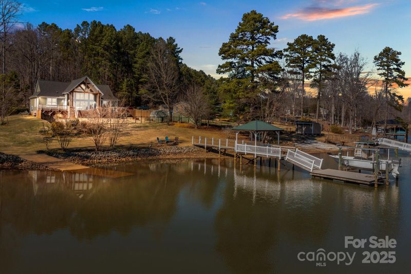 3907 Reid Cir, Sherrills Ford, NC 28673