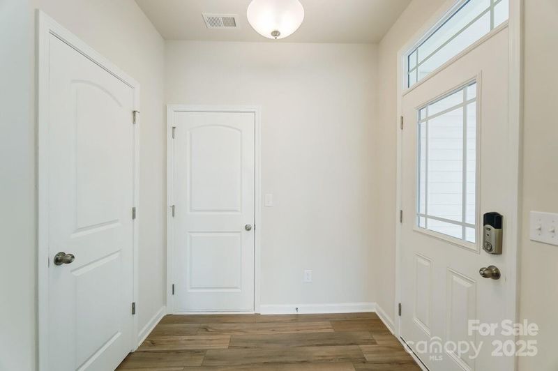 7216 Hodges Meadow Ln, Charlotte, NC 28213