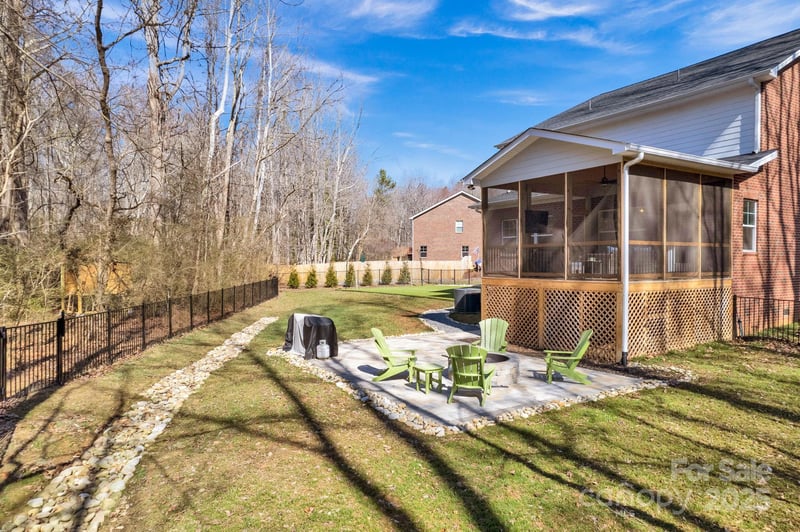 320 Heritage Pl, Mooresville, NC 28115