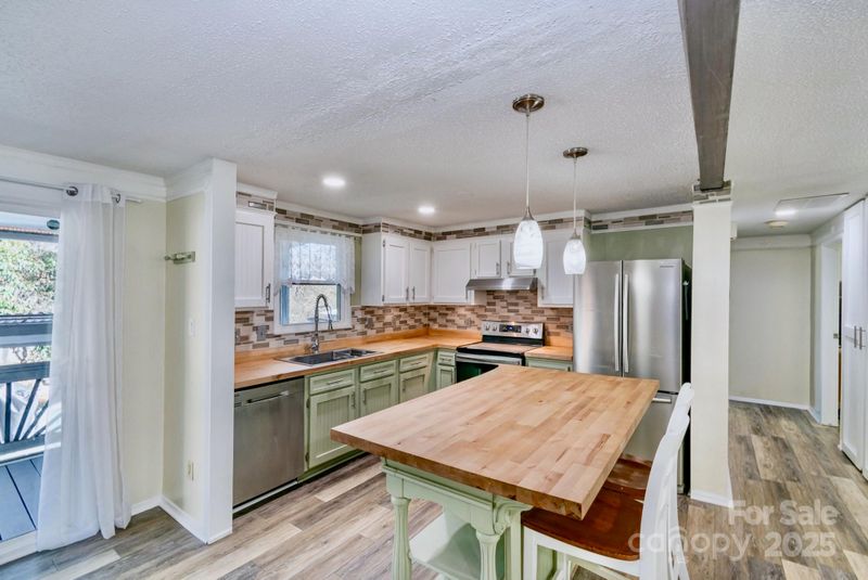 5304 Split Oak Dr, Charlotte, NC 28227