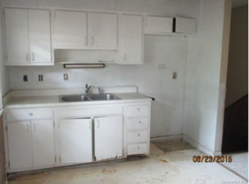 1238 Squirrel Hill Rd, Charlotte, NC 28213