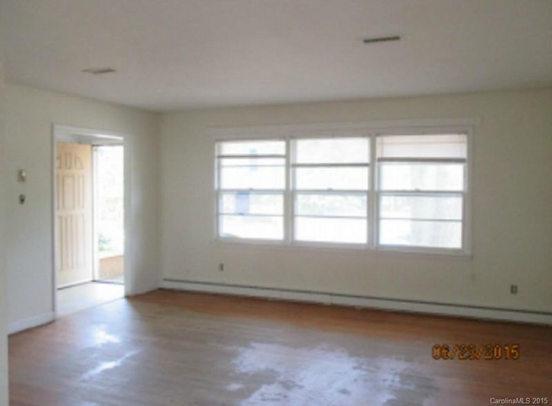 1238 Squirrel Hill Rd, Charlotte, NC 28213
