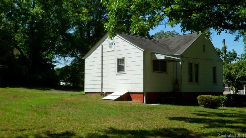 712 Broad St, Kannapolis, NC 28081