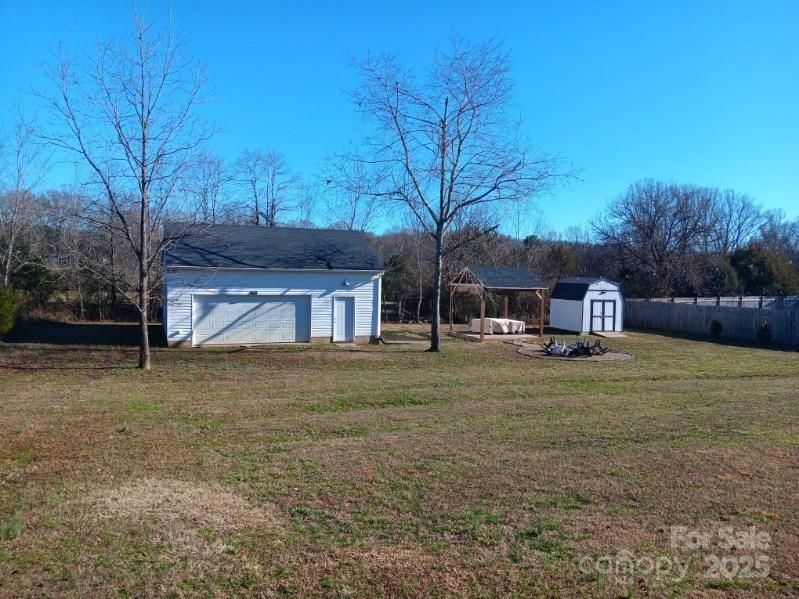 207 Planters Row Rd, Iron Station, NC 28080