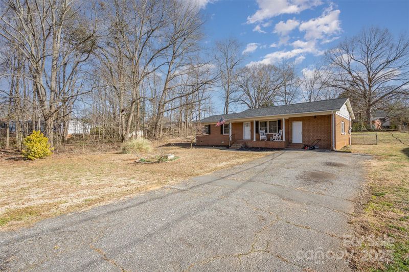 437 Valley St, Stanley, NC 28164