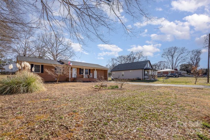 437 Valley St, Stanley, NC 28164