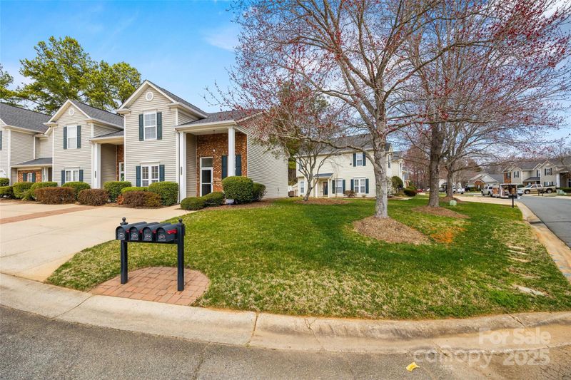 8830 Cinnabay Dr, Charlotte, NC 28216