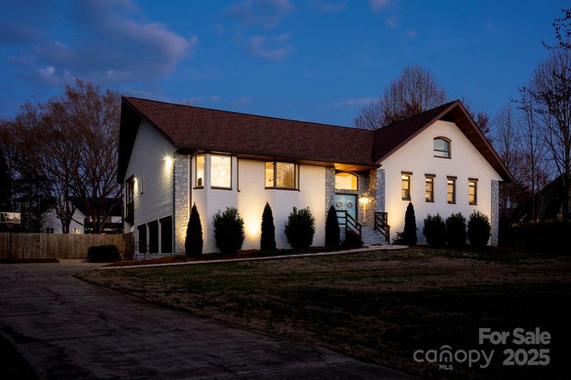 241 Spring Run Dr, Mooresville, NC 28117