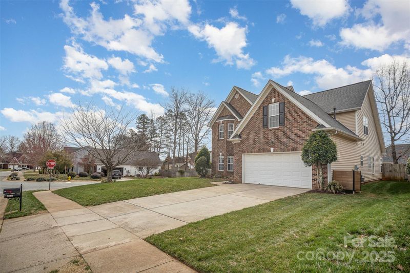8603 Ridgeline Ln, Charlotte, NC 28269