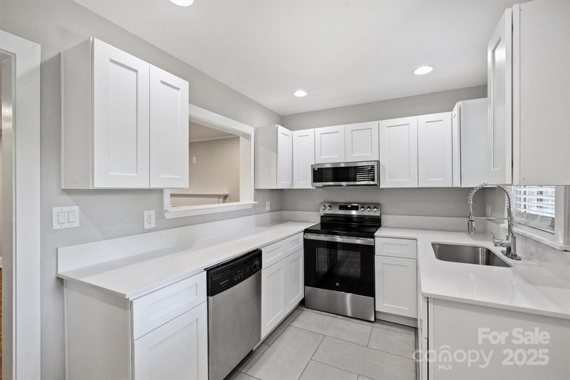 2529 Grimes St, Charlotte, NC 28206