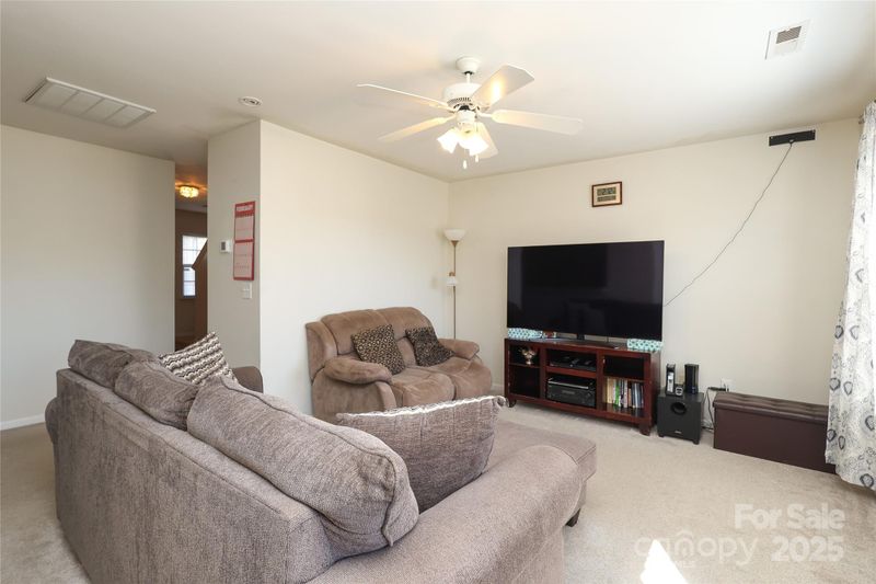920 Lakehill Rd, Charlotte, NC 28214