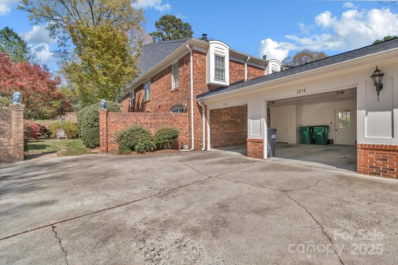 7214 Quail Meadow Ln, Charlotte, NC 28210