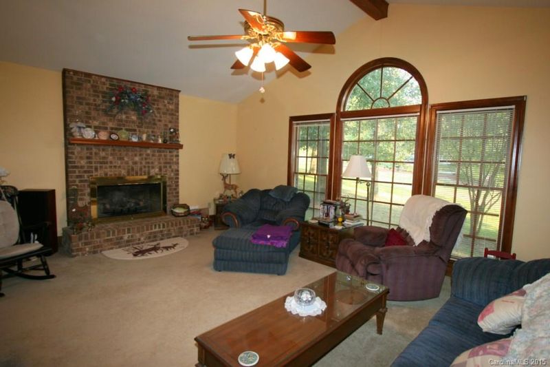 416 Mammoth Oaks Dr, Concord, NC 28025