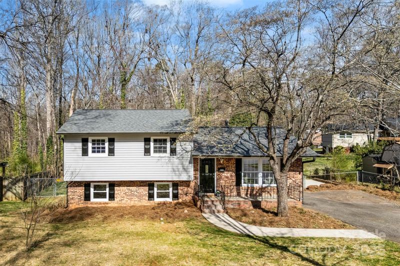 1438 Ridgewood Dr, Gastonia, NC 28054