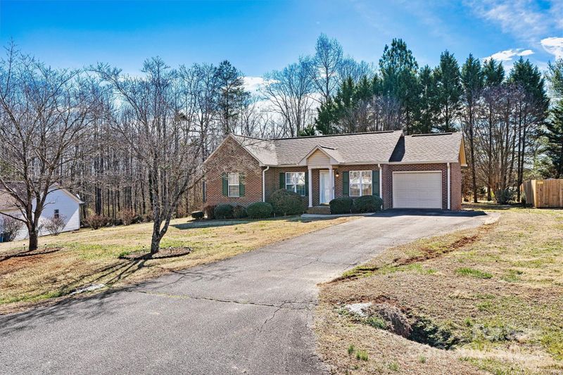 2107 Summerfield Cir, Conover, NC 28613