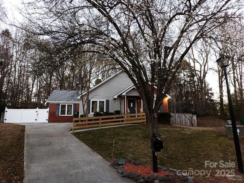 3008 Overlook Trl, Charlotte, NC 28212