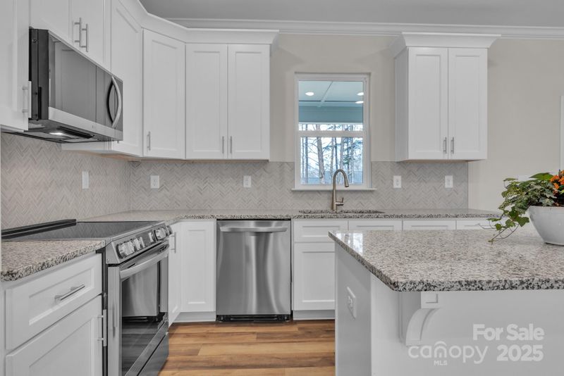 318 Lewis Ferry Rd, Statesville, NC 28677