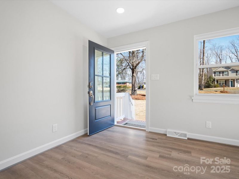 10720 Forest Dr, Matthews, NC 28105