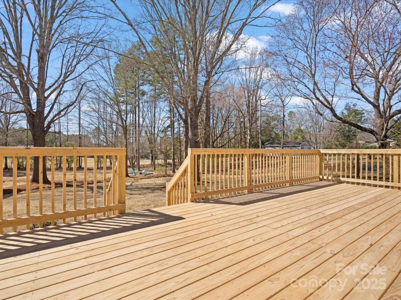 10720 Forest Dr, Matthews, NC 28105