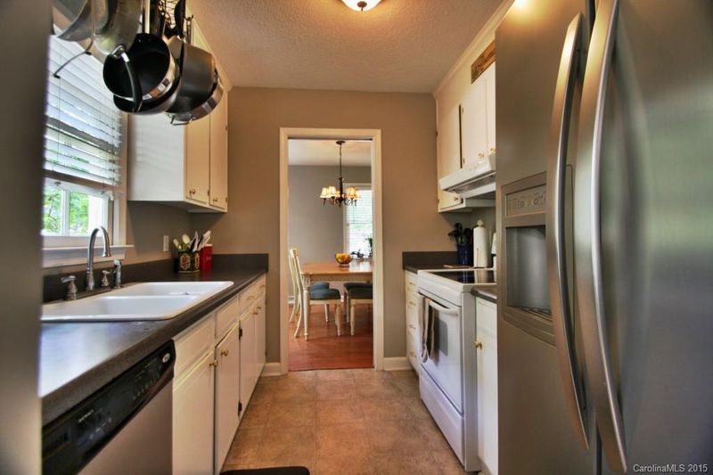 7644 Surreywood Pl, Charlotte, NC 28270
