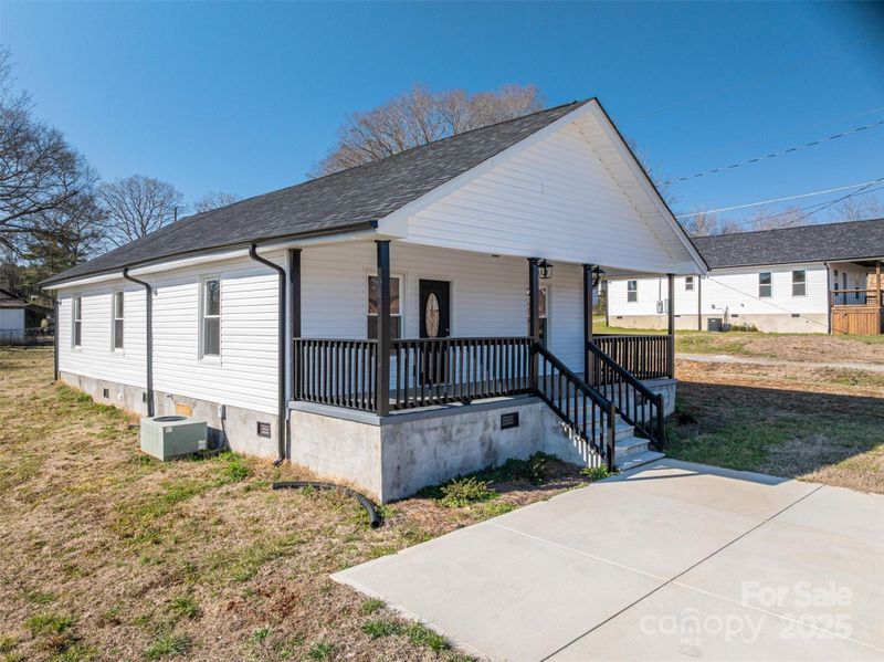 1411 Roseland Dr, Lincolnton, NC 28092