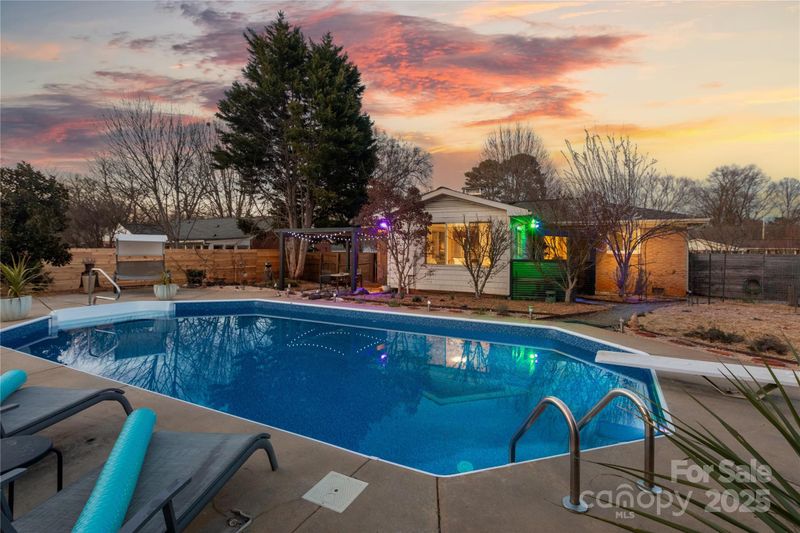 3938 Seaforth Dr, Charlotte, NC 28205