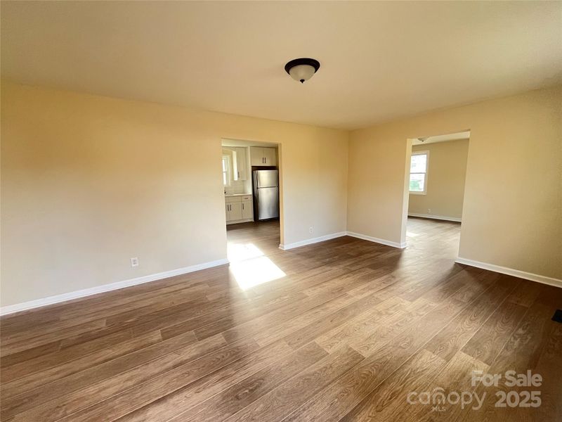 2908 Bellaire Dr, Charlotte, NC 28216