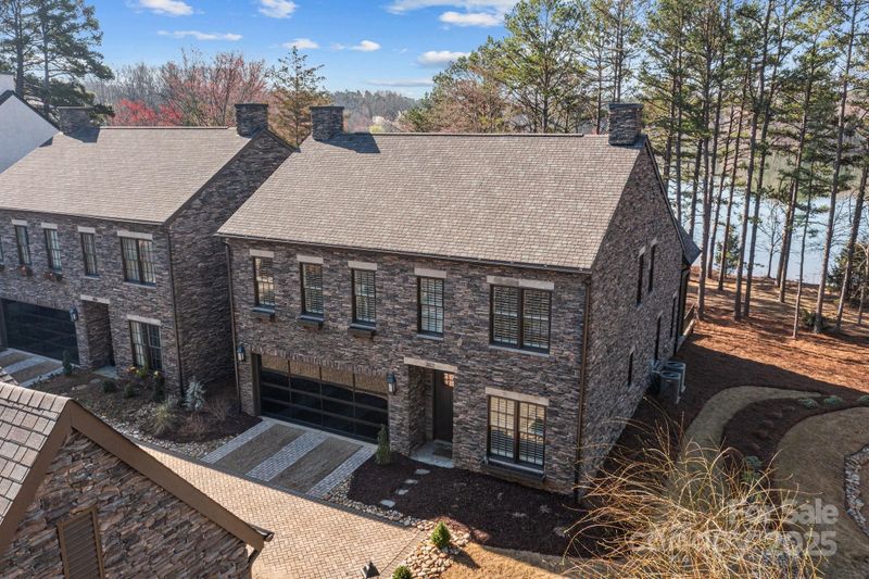 302 Ambleside Village Ln, Davidson, NC 28036