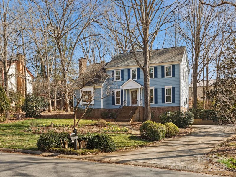 9601 Whitethorn Dr, Charlotte, NC 28277