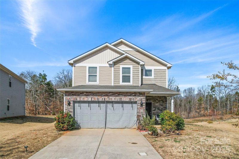 7512 Spring Spruce Ln, Charlotte, NC 28227