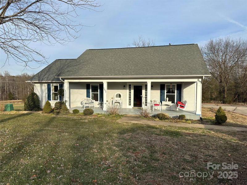 2042 Crestdale Ln, Newton, NC 28658