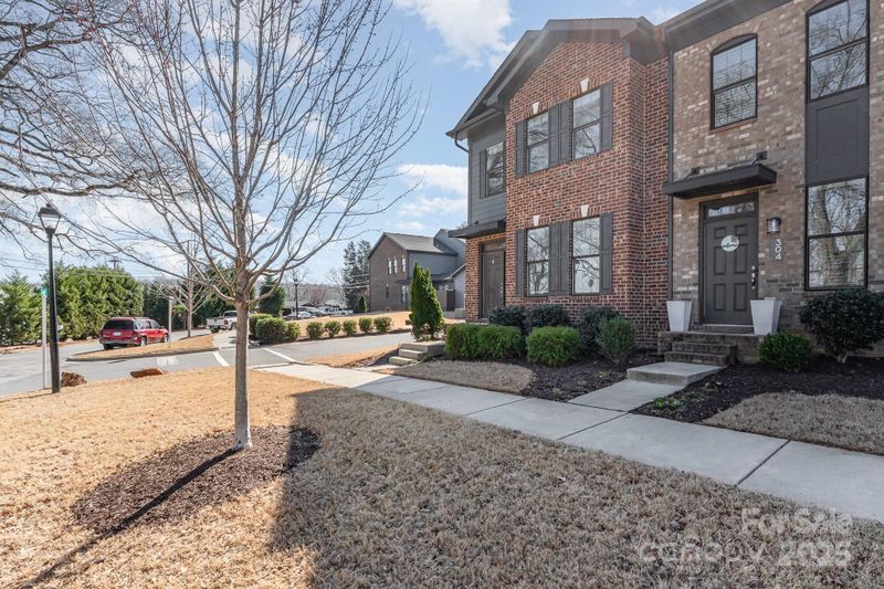 300 Linestowe Dr, Belmont, NC 28012
