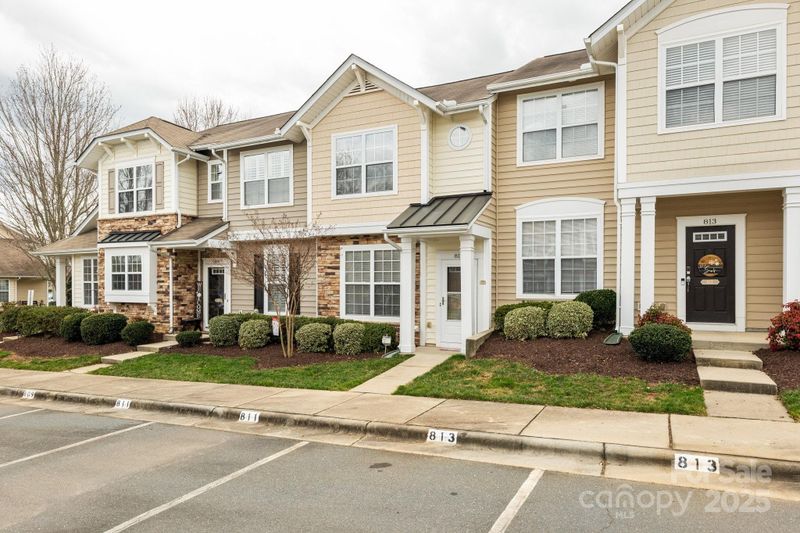 811 Gentlewinds Ct, Fort Mill, SC 29708