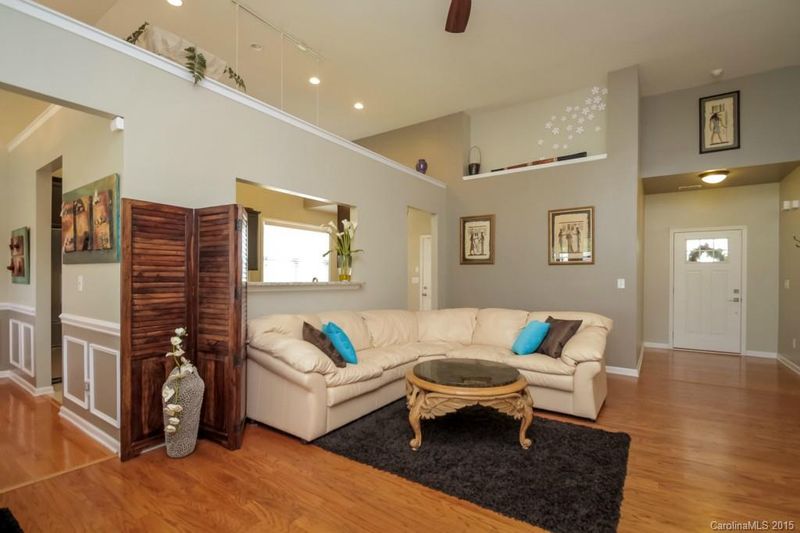 3012 Gloxinia Rd, Charlotte, NC 28215
