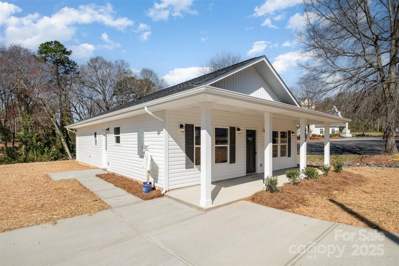 407 S Spargo St, Dallas, NC 28034