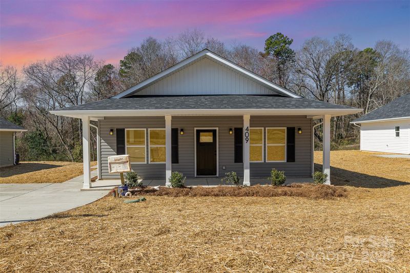 409 S Spargo St, Dallas, NC 28034