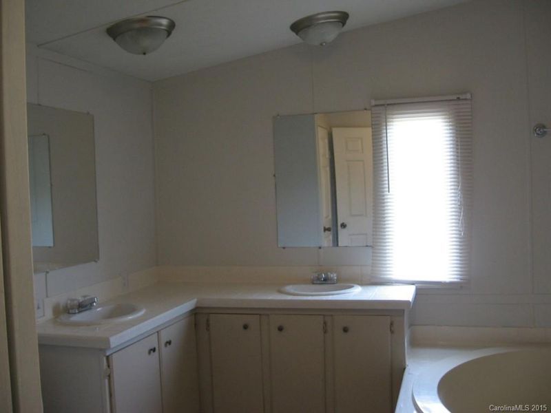 6858 England Rd, Midland, NC 28107