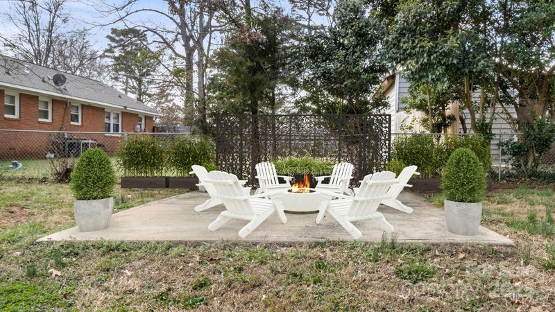 2509 Lanecrest Dr, Charlotte, NC 28215