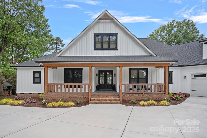 106 Beachview Dr, Mooresville, NC 28117